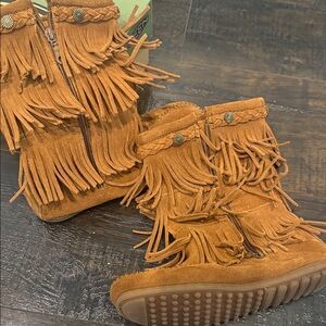 Minnetonka Kids Tan Fringe Boots